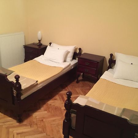 Bed&Breakfast Karavan Raška Rum bild