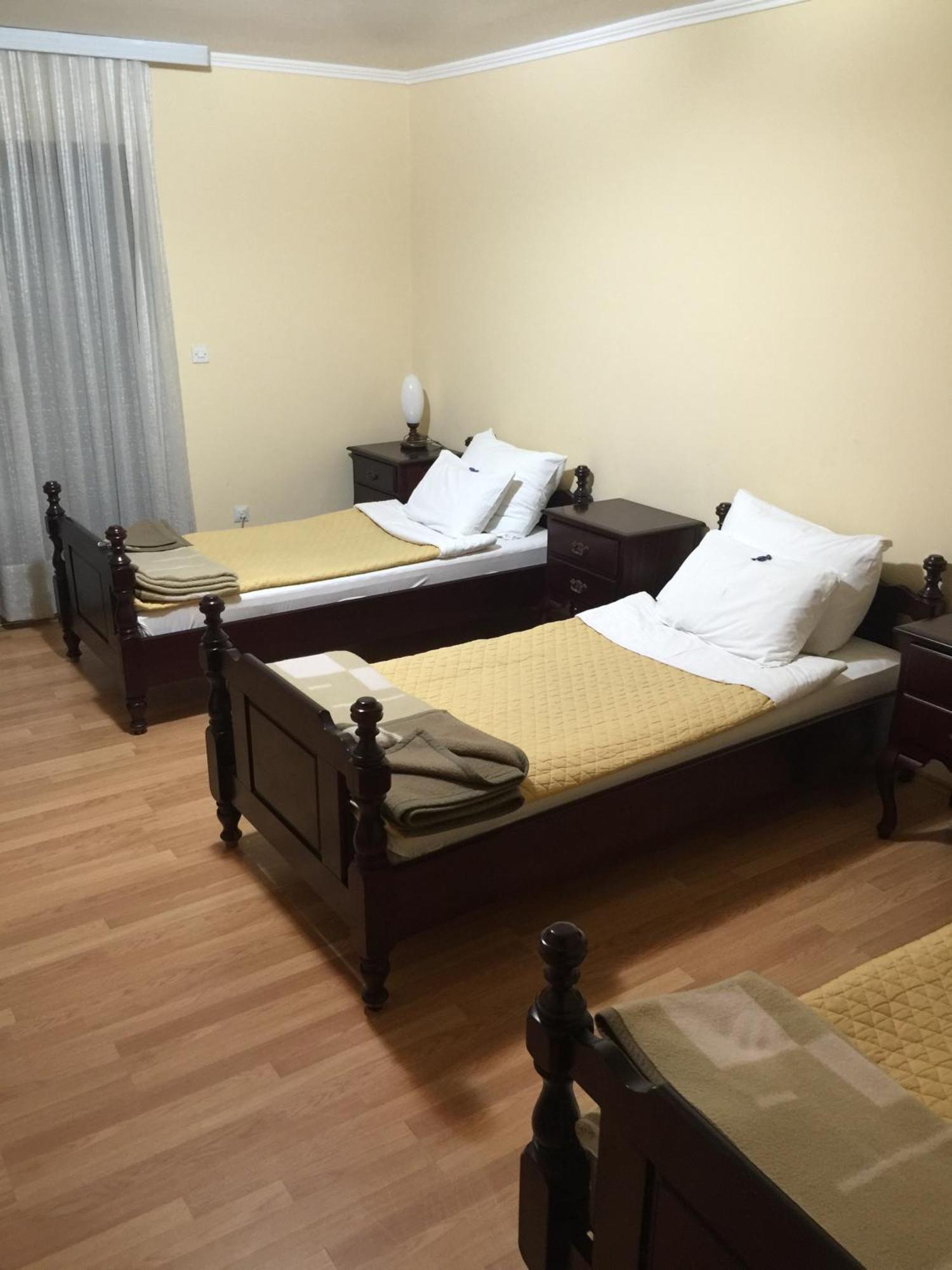 Bed&Breakfast Karavan Raška Rum bild