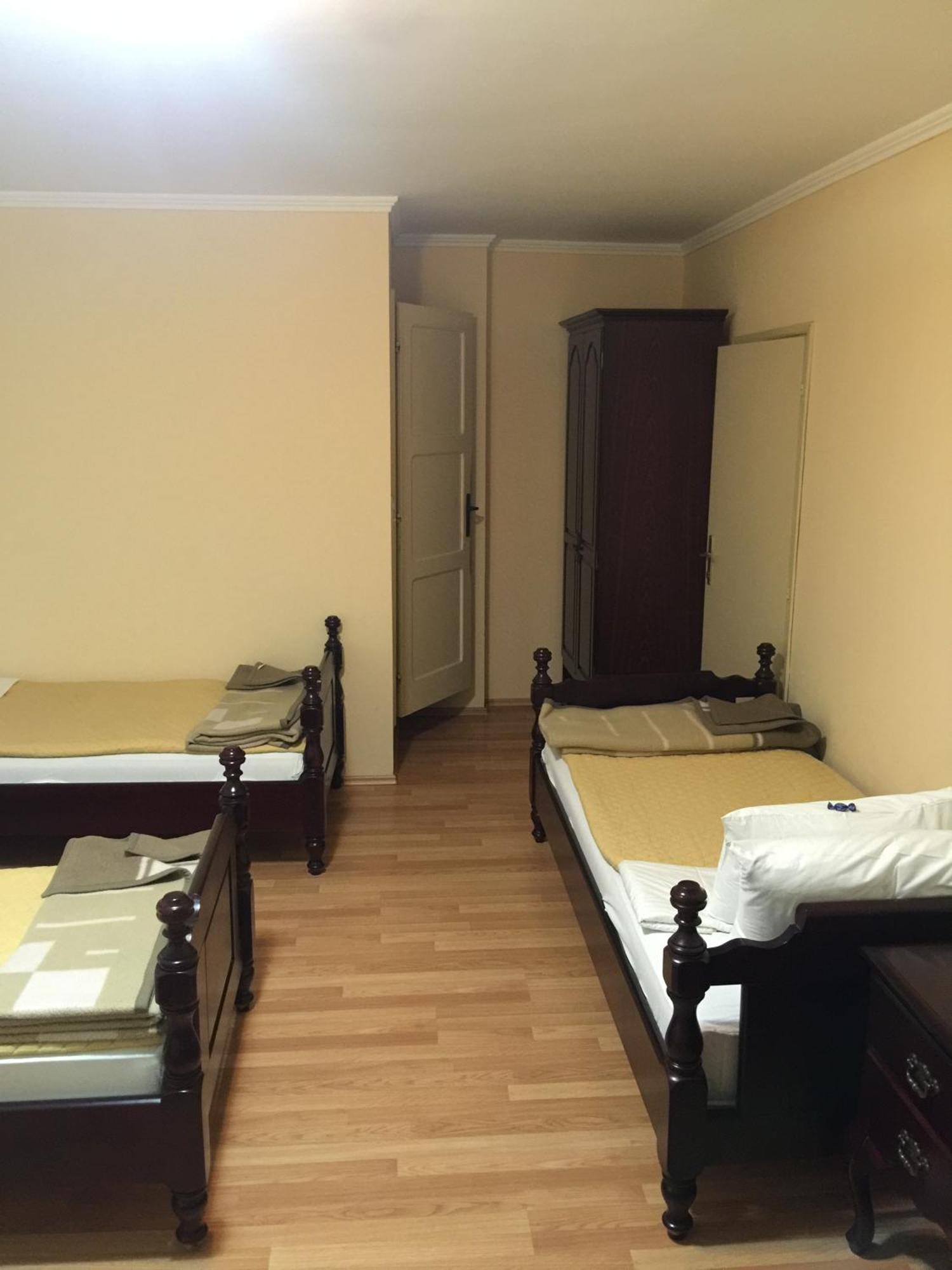 Bed&Breakfast Karavan Raška Rum bild