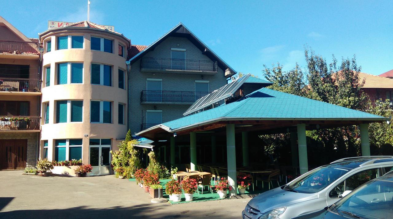 Bed&Breakfast Karavan Raška Exteriör bild