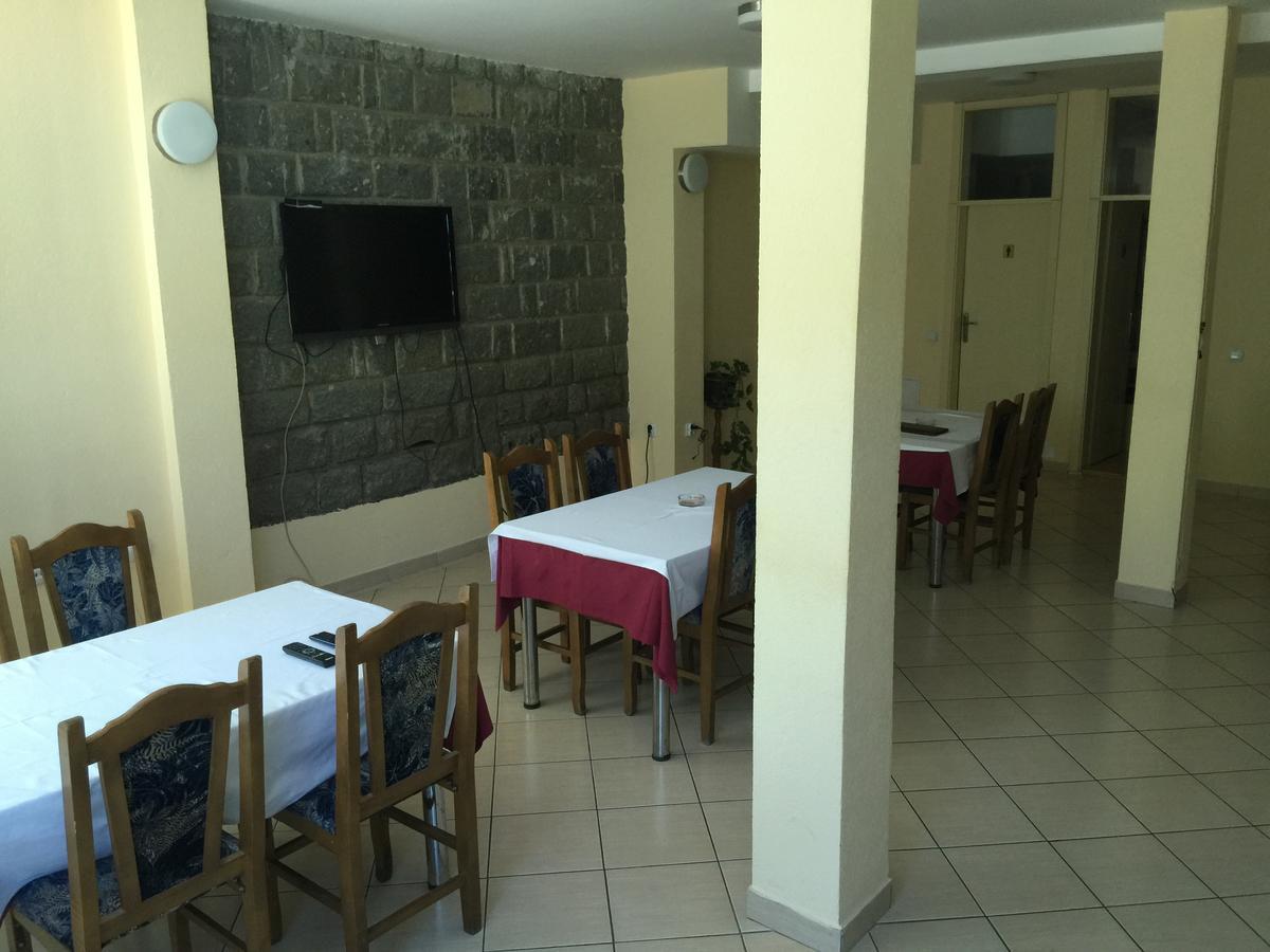 Bed&Breakfast Karavan Raška Exteriör bild