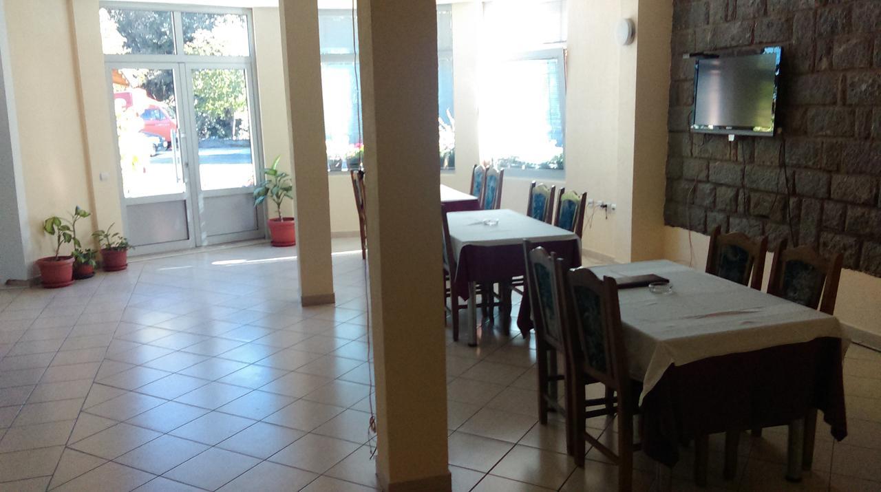 Bed&Breakfast Karavan Raška Exteriör bild
