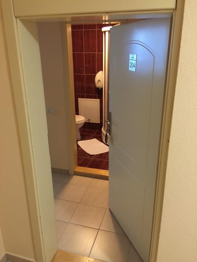 Bed&Breakfast Karavan Raška Exteriör bild
