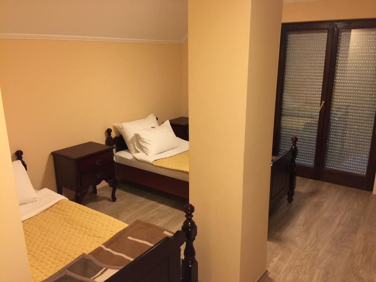 Bed&Breakfast Karavan Raška Exteriör bild