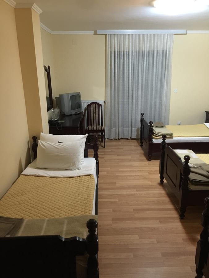 Bed&Breakfast Karavan Raška Rum bild